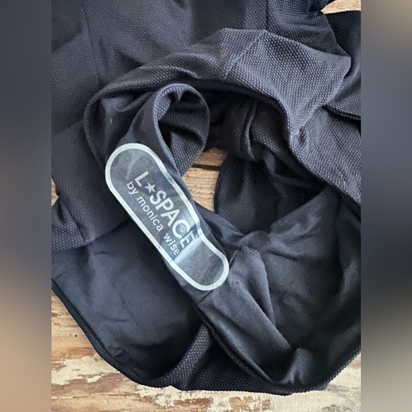 ๐ Revolve X Anthropologie X L*SPACE BALBOA ONE PIECE IN BLACK - Picture 8 of 15